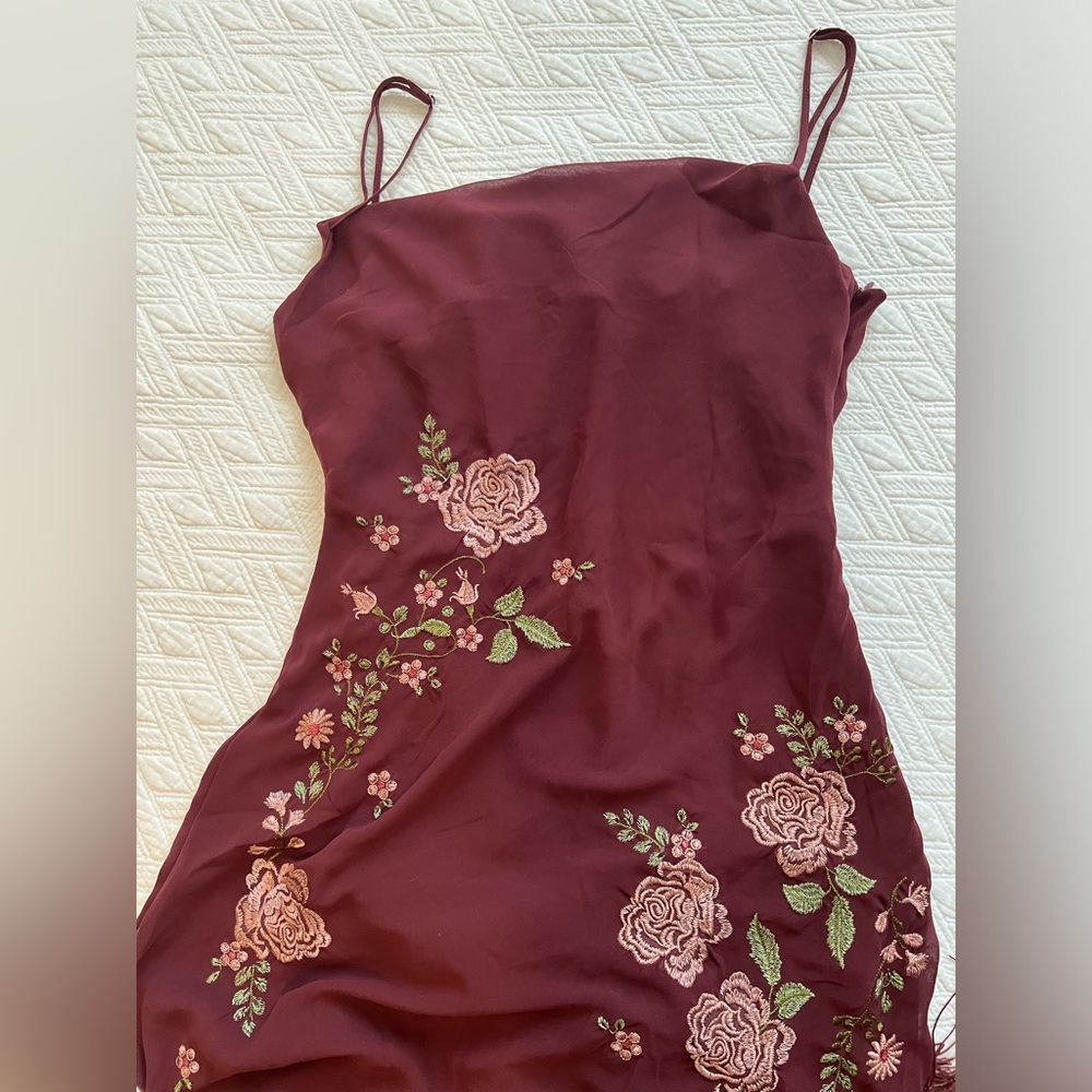 HOUSE OF CB 'Eloisa' Wine Embroidered Midi Dress size L+ - Picture 14 of 16
